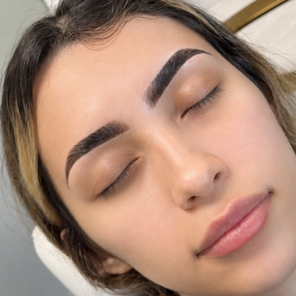 Signature Brow Desing [maintenance] at Brow & Glow Studio in Chula Vista, CA