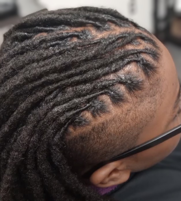 StarterLoc/ Retwist (Medium/Long) at Mirror Emajez in Amherst, NY