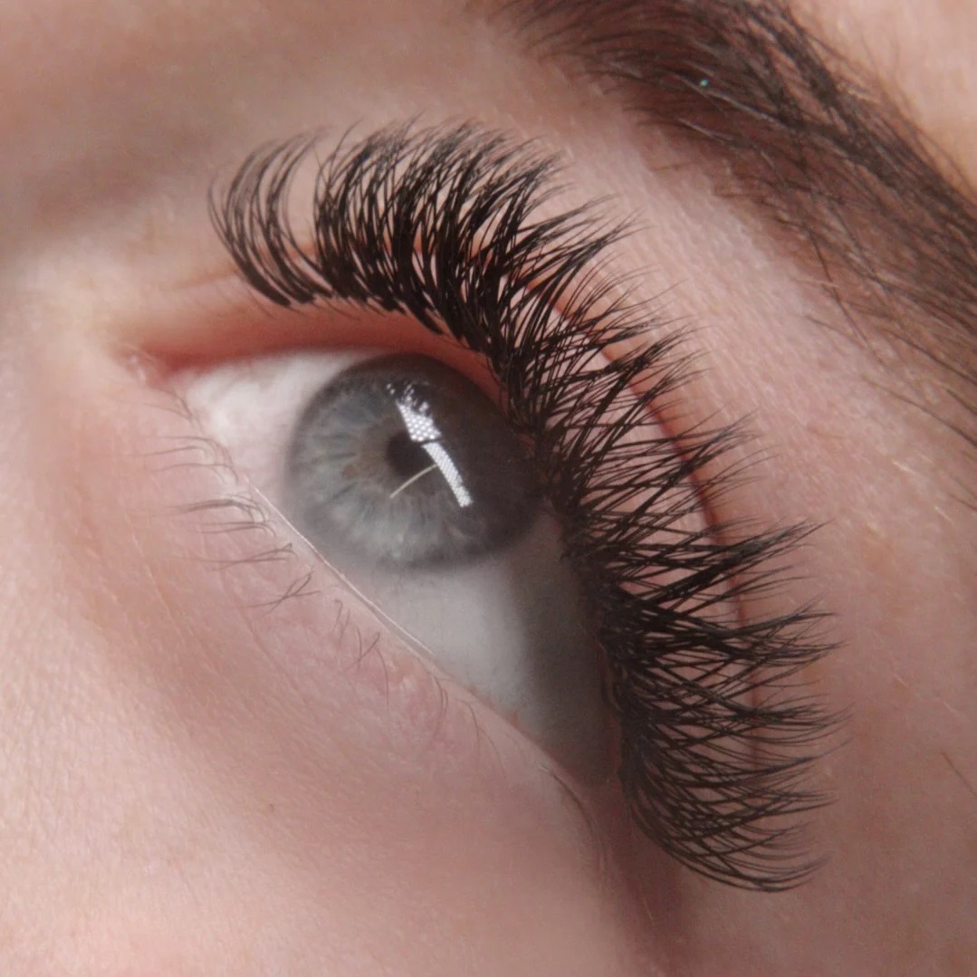 YY Lash Extensions: Full Set