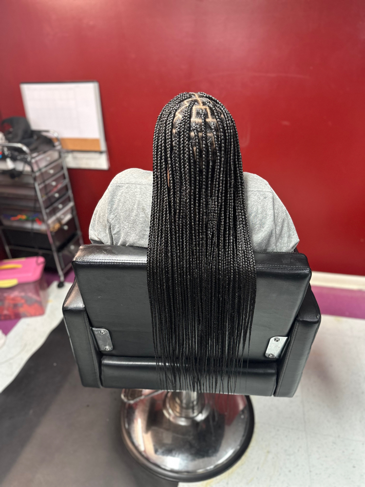 Medium Knotless