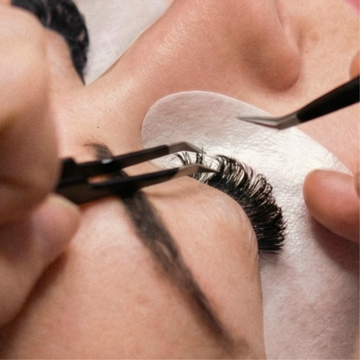 Classic Lash Full Set at EARTHEN BEAUTY in New York, NY