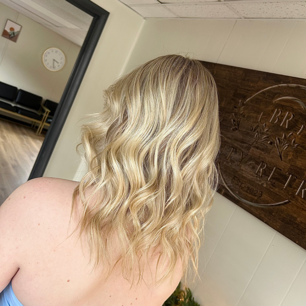 💎Blonding and Dimension services at Beauty Retreat in mt hope, WV