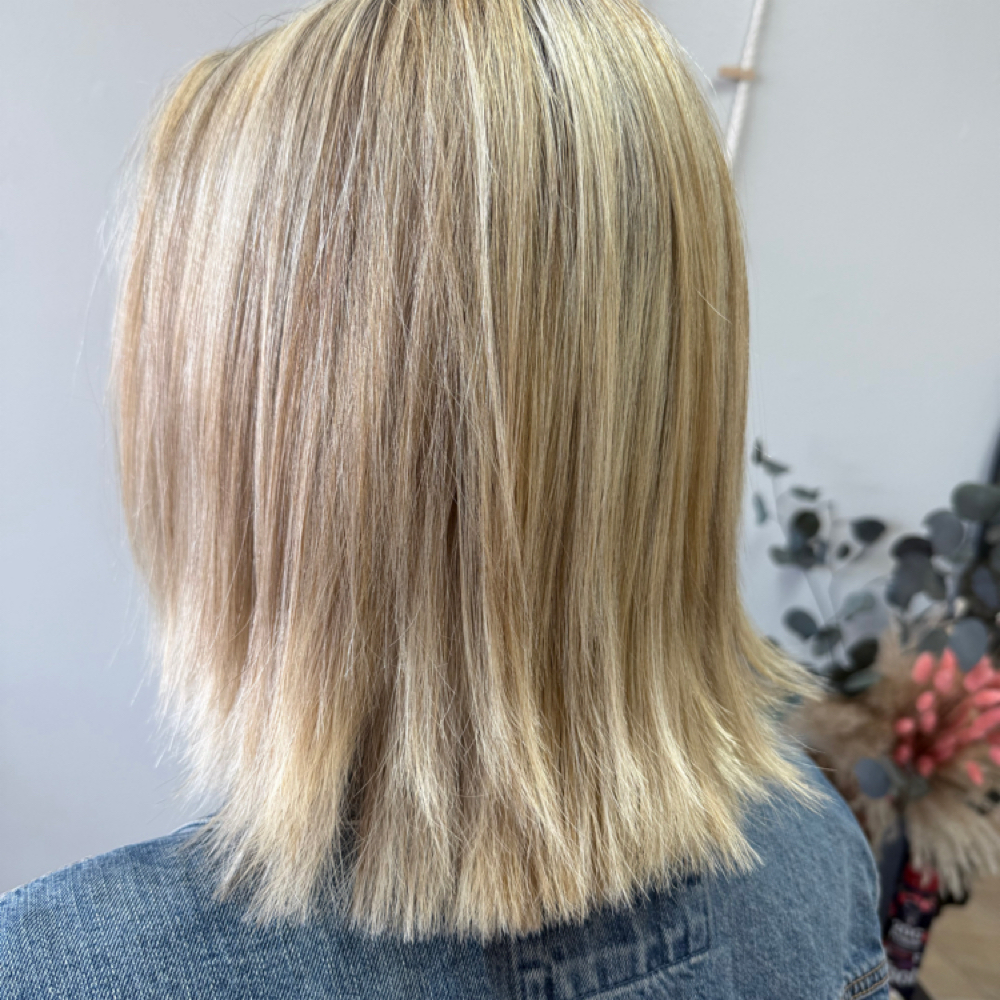 Womans Haircut at Outlashed Beauty bar LLC in Canby, OR