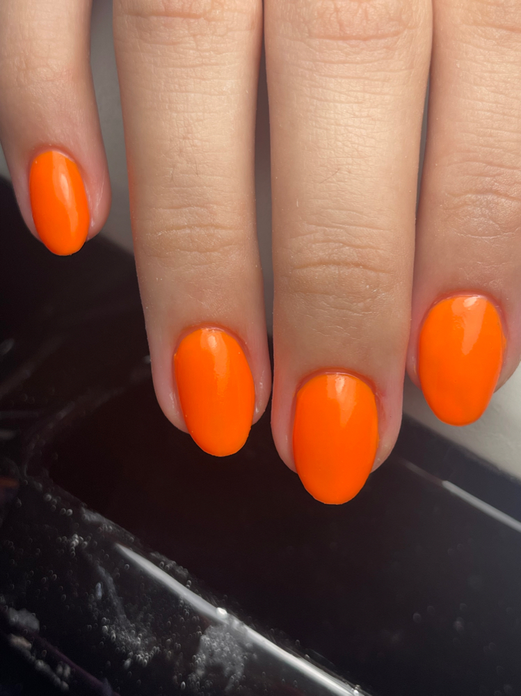 Gel polish service