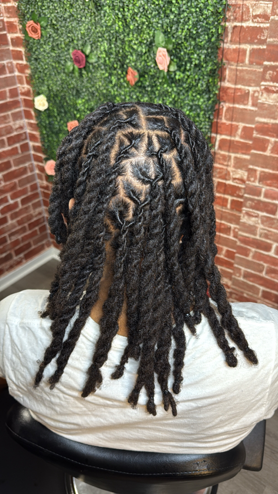 Loc retwist w/ simple style