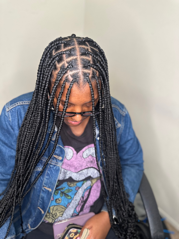 Medium Knotless Braids