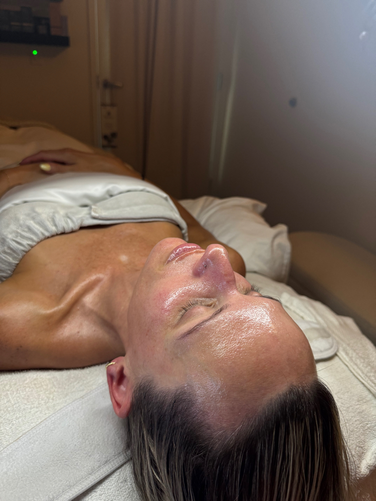 Summer Signature Hydra Facial