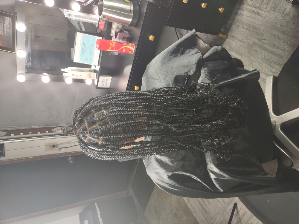 Medium Knotless