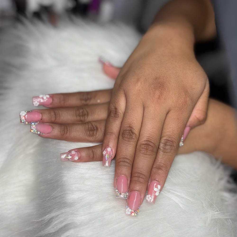 Decoraciónes de Uñas/ Nail art at Beauty Salon Latin in Raleigh, NC