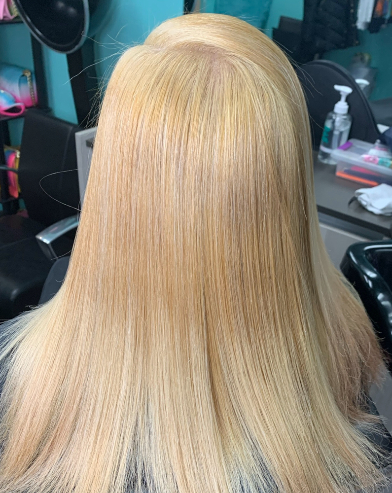 Blonding + Toner 👱🏾‍♀️