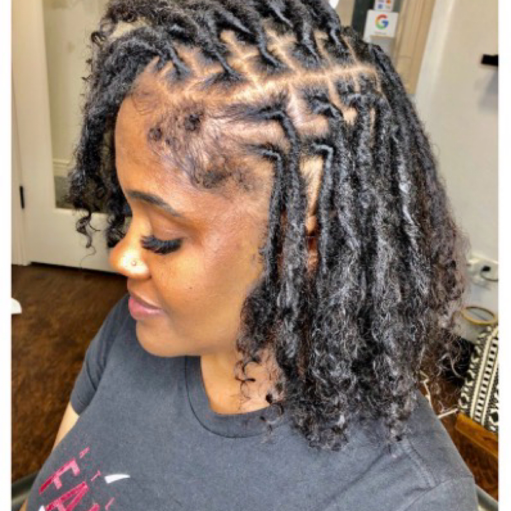 8 " Inch Loc Extensions 7 hours at Candy’sbraidingsalon in detroit, MI