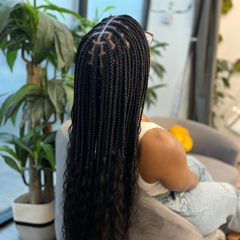 Small/medium knotless braids at Taitertotznyc in Brooklyn, NY