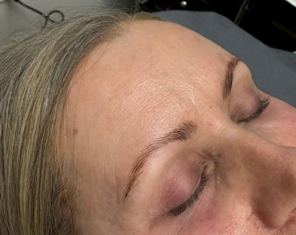 Brow Lamination & Tint