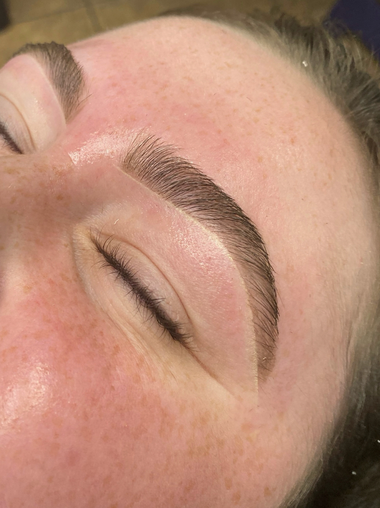 Signature Brow Shaping