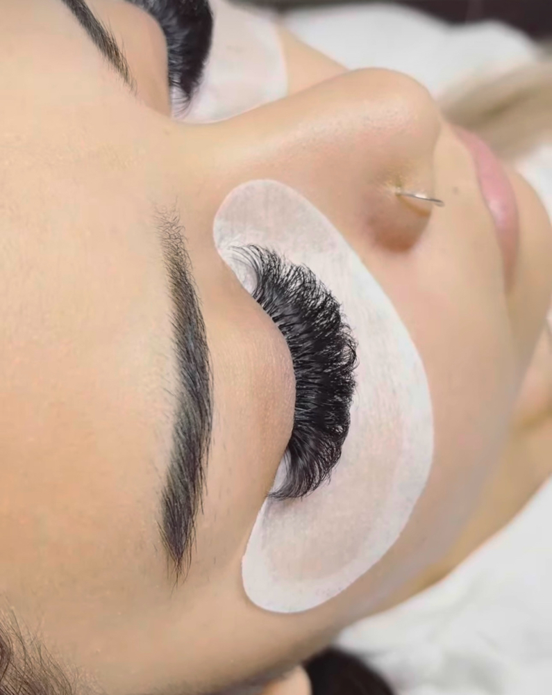 Mega Set Infill at Diosa Beauty Bar in riverside, CA