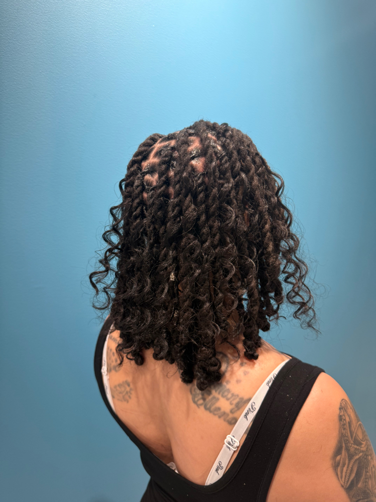 Extended Loc Knot Bob at HOUSE OF RESET BEAUTY in Clinton, MD