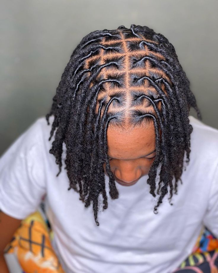 Medium Palmroll Retwist-75-150 Locs