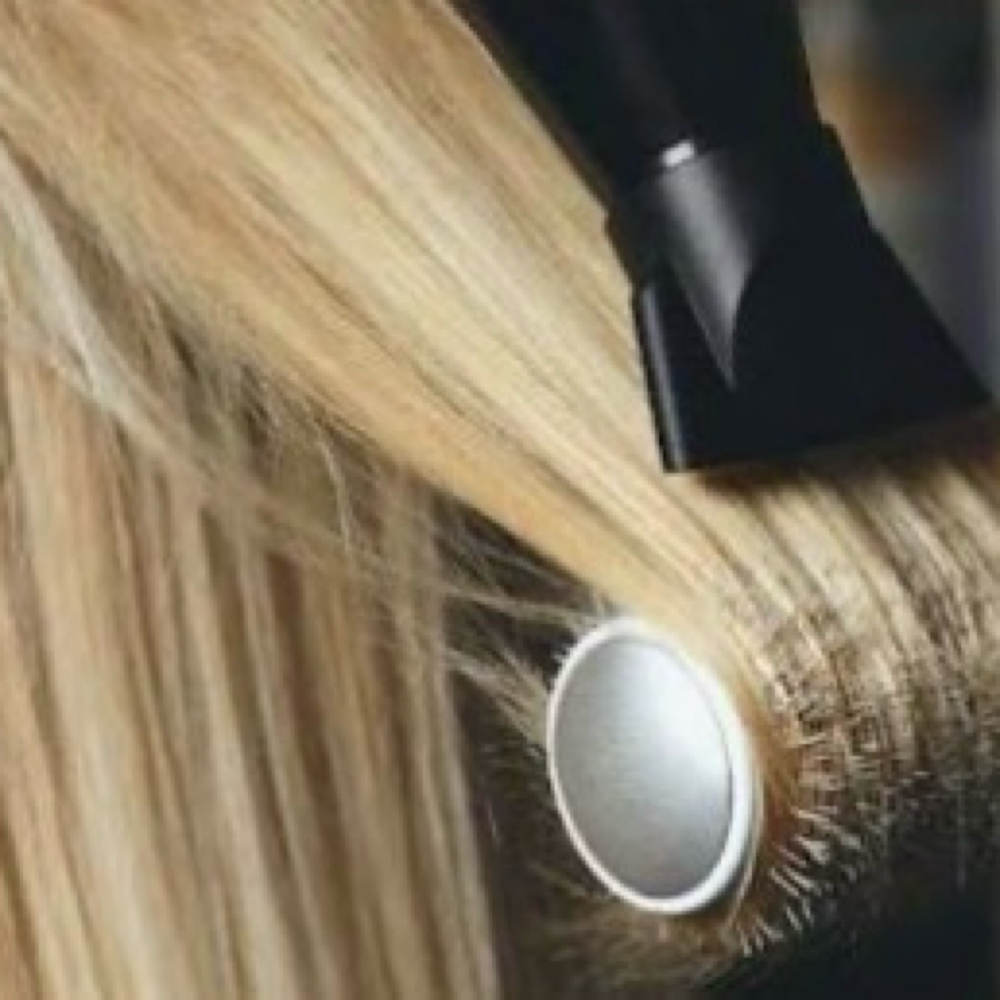 Bouncy Blowout at Elevate Beauty Lounge in Davenport, IA
