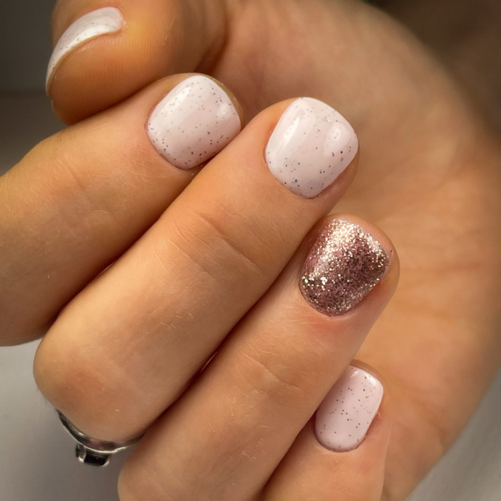 No Chip Manicure W/ Simple Nail Art at VW Beauty Salon in Geneva, IL