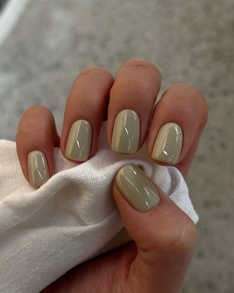 GEL POLISH MANI (SIMPLE DESIGN)