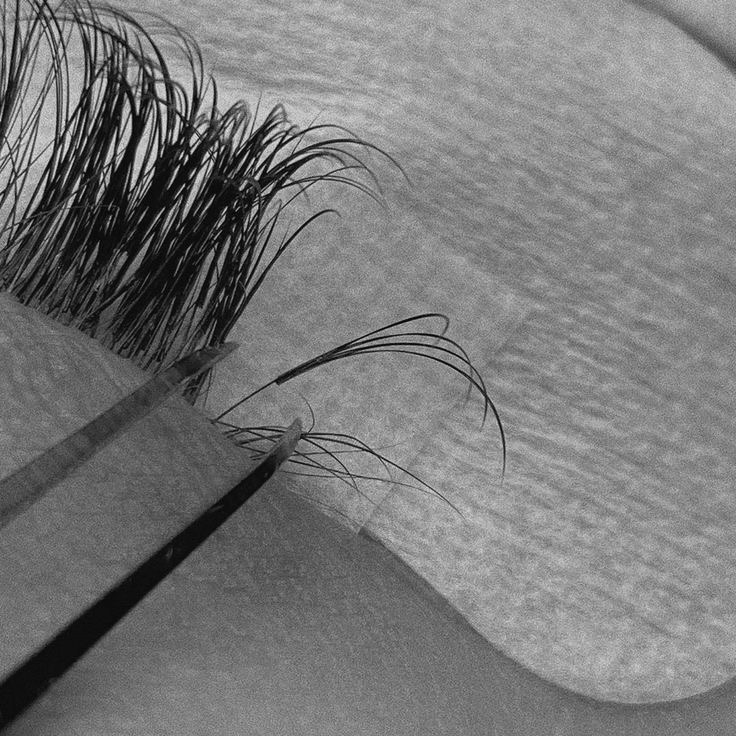 LASH EXTENTION REMOVAL