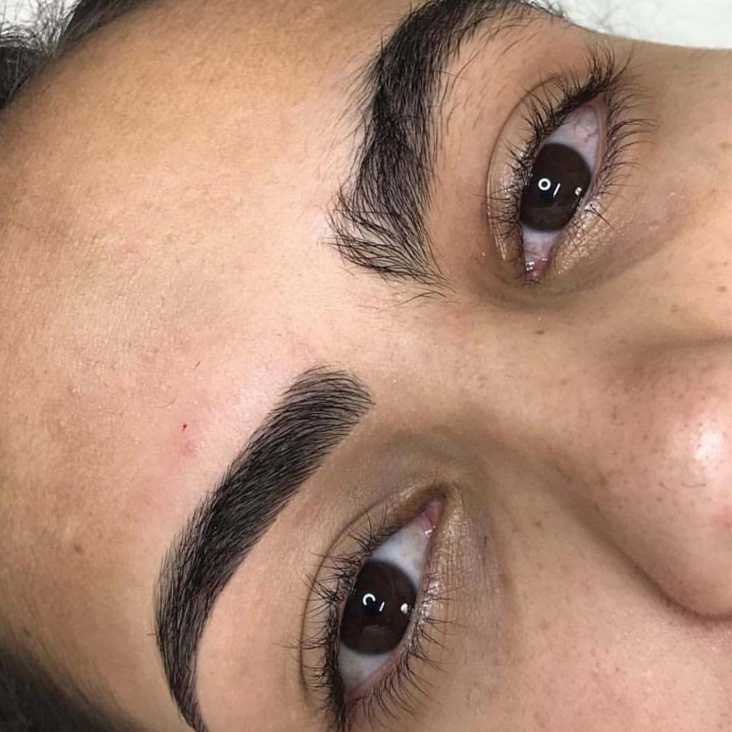 Luxury Brow Wax/ Shape
