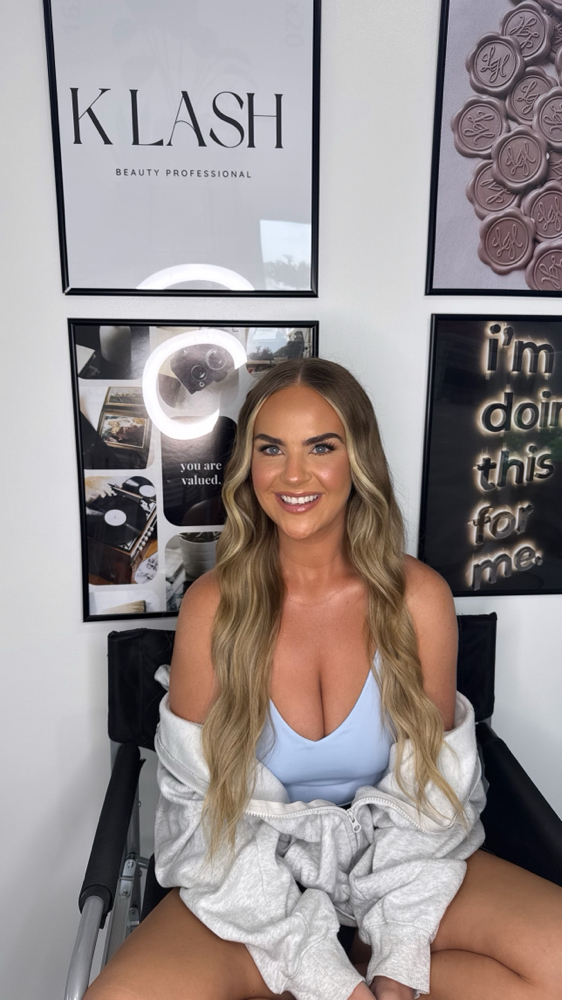 WEDDING MAKEUP APPLICATION