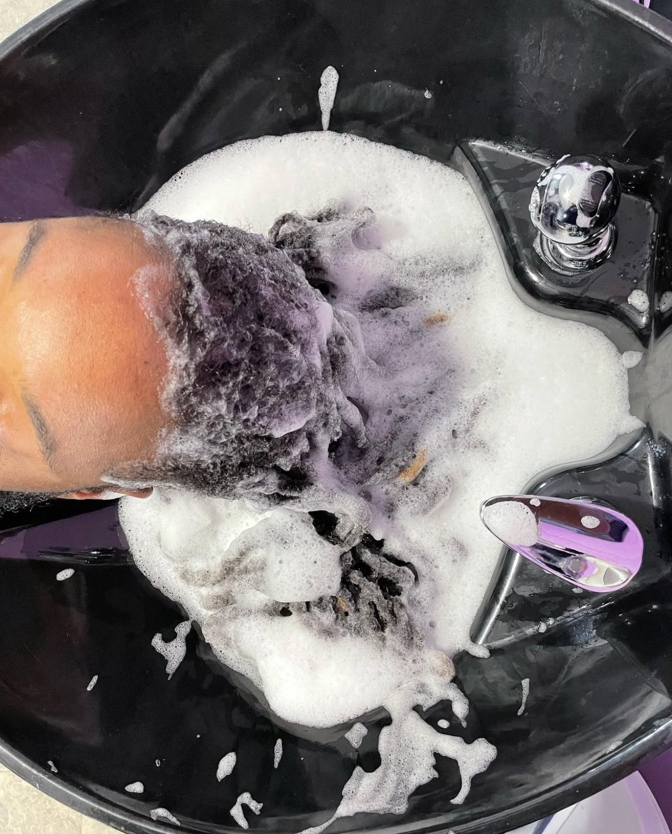 Loc Detox at Crown’D Claws in Clarksville, TN