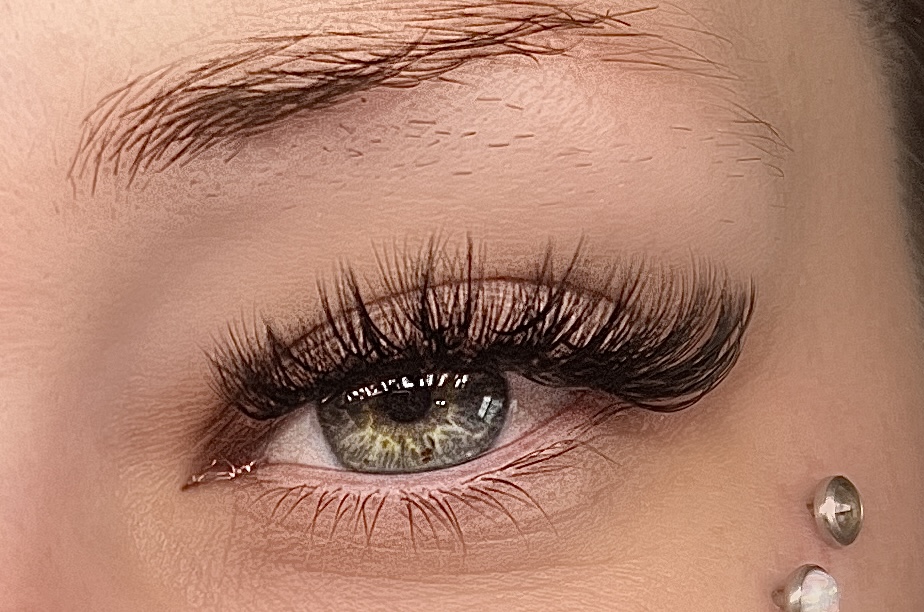 Short Light Wispy Volume Full Set
