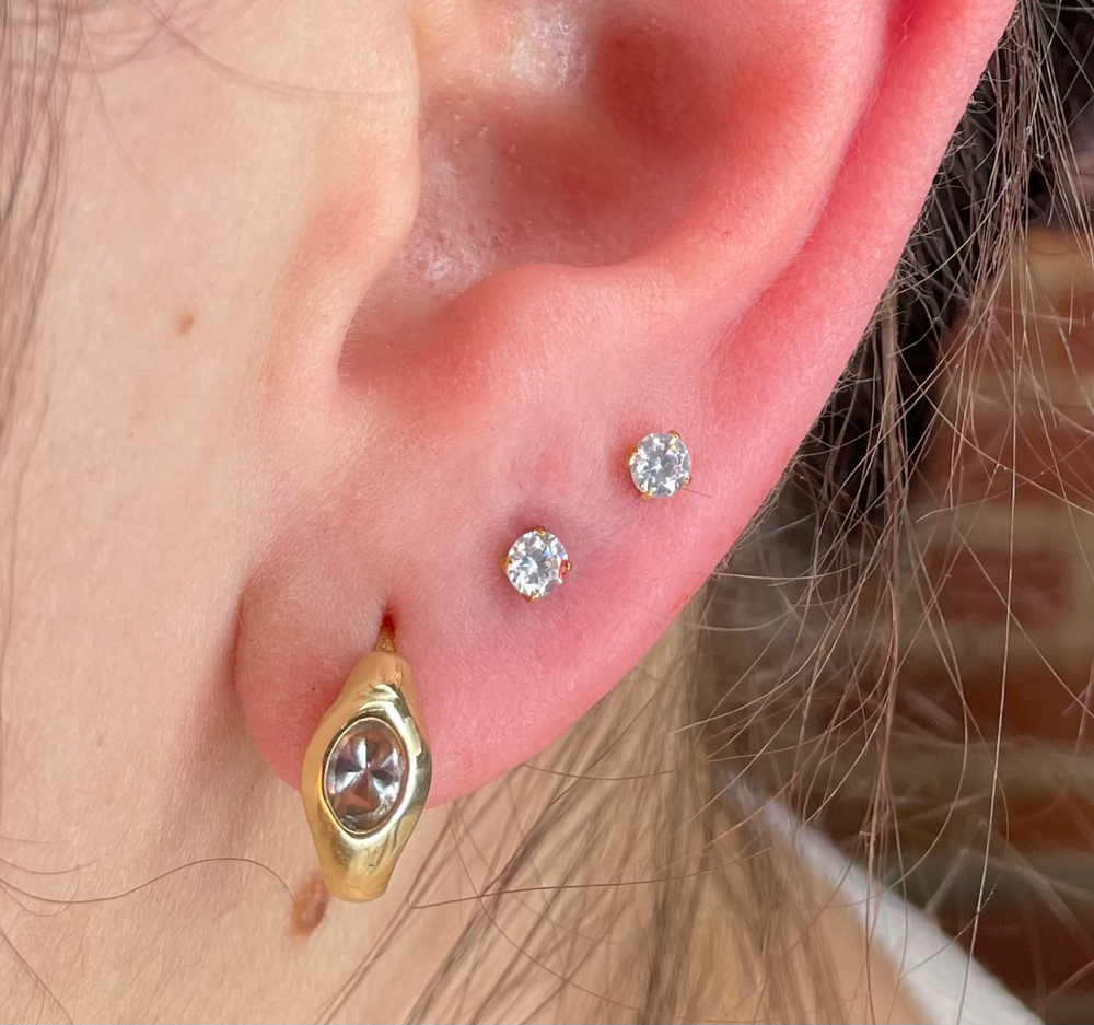 Earlobe piercing: 16 Years Old+