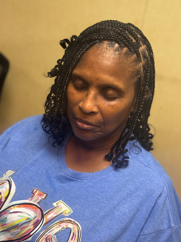 Short Knotless W/curls at KDeeBeauty&Braids in Alamo, TN