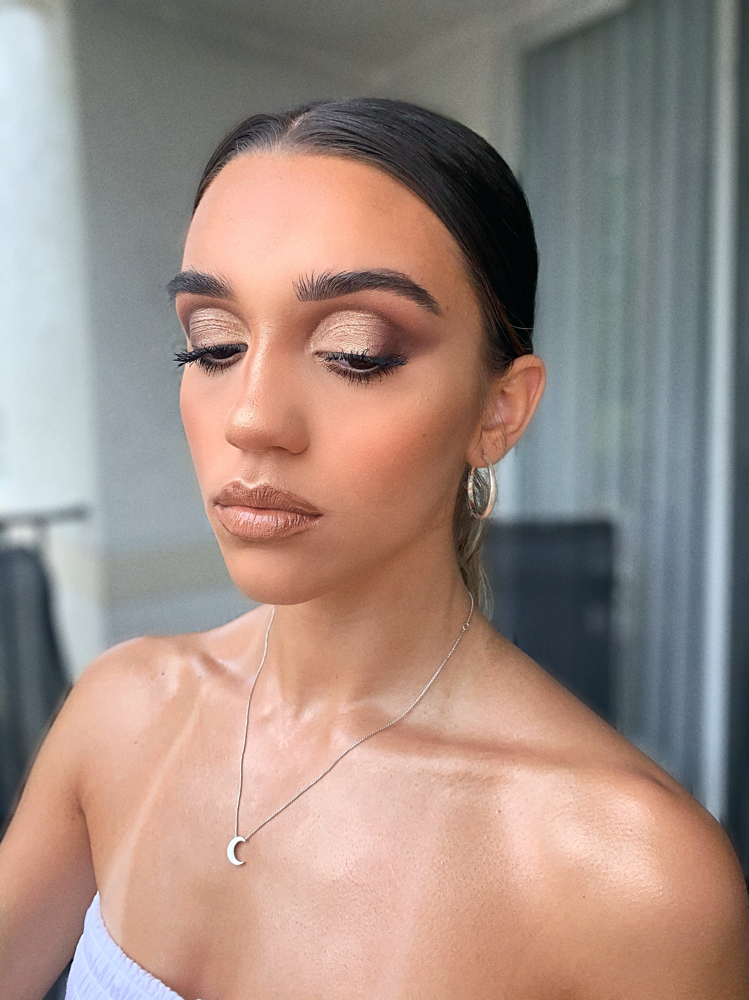MAKEUP