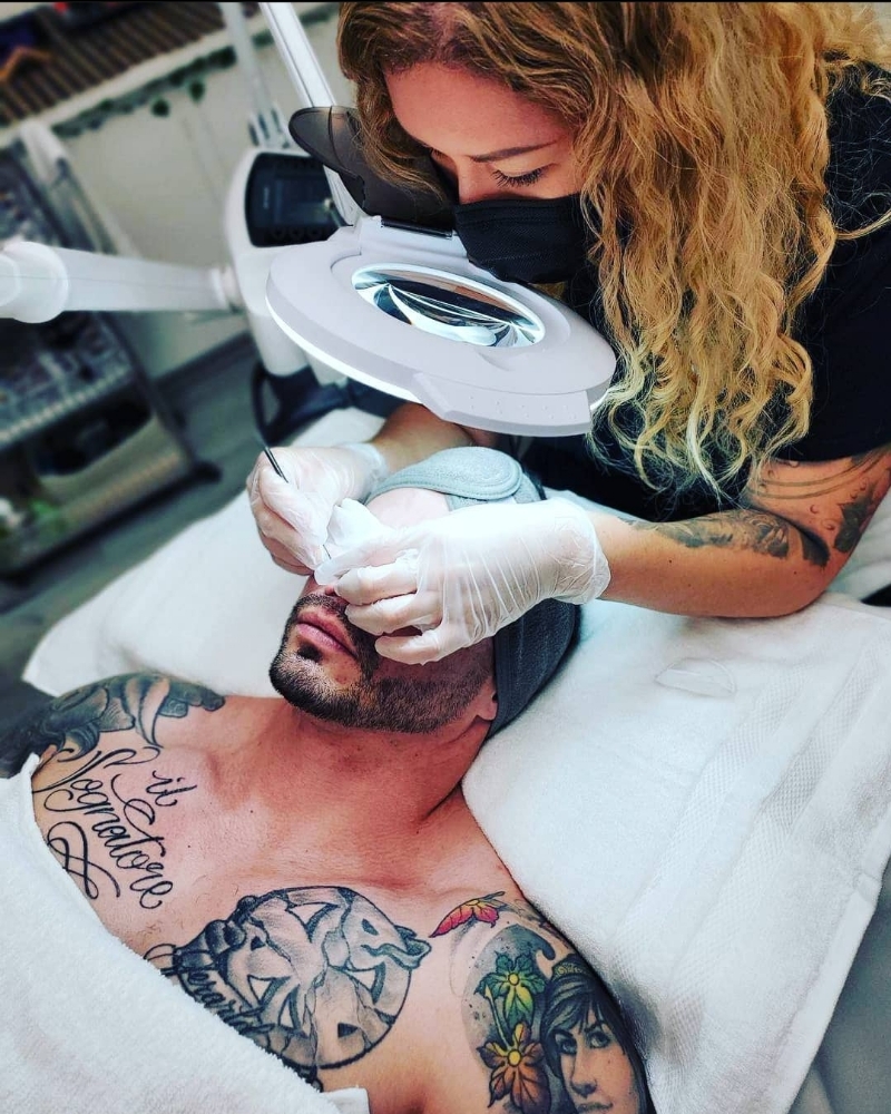 Gentlemen's Facial