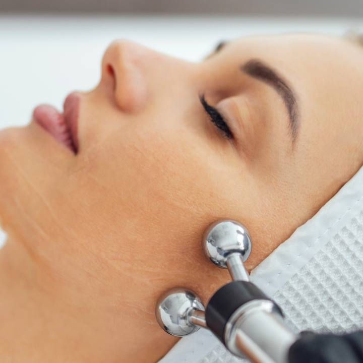 Microcurrent at Skinglowwithliza in Charlotte, NC