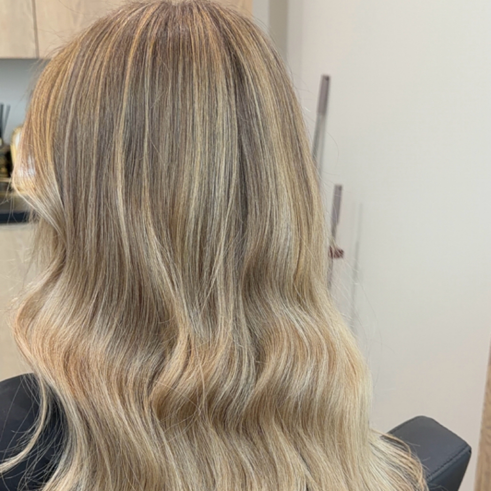 Refresh Custom Blonding at Faith Jueen the salon in Omaha, NE