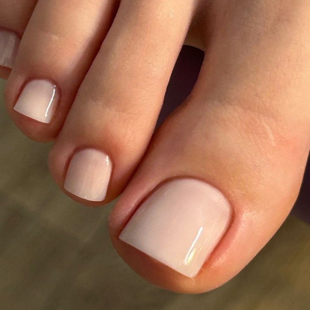 Feet Gel PEDI EXPRESS Builder at Femme by Lindsay Comeau in San Juan, PR