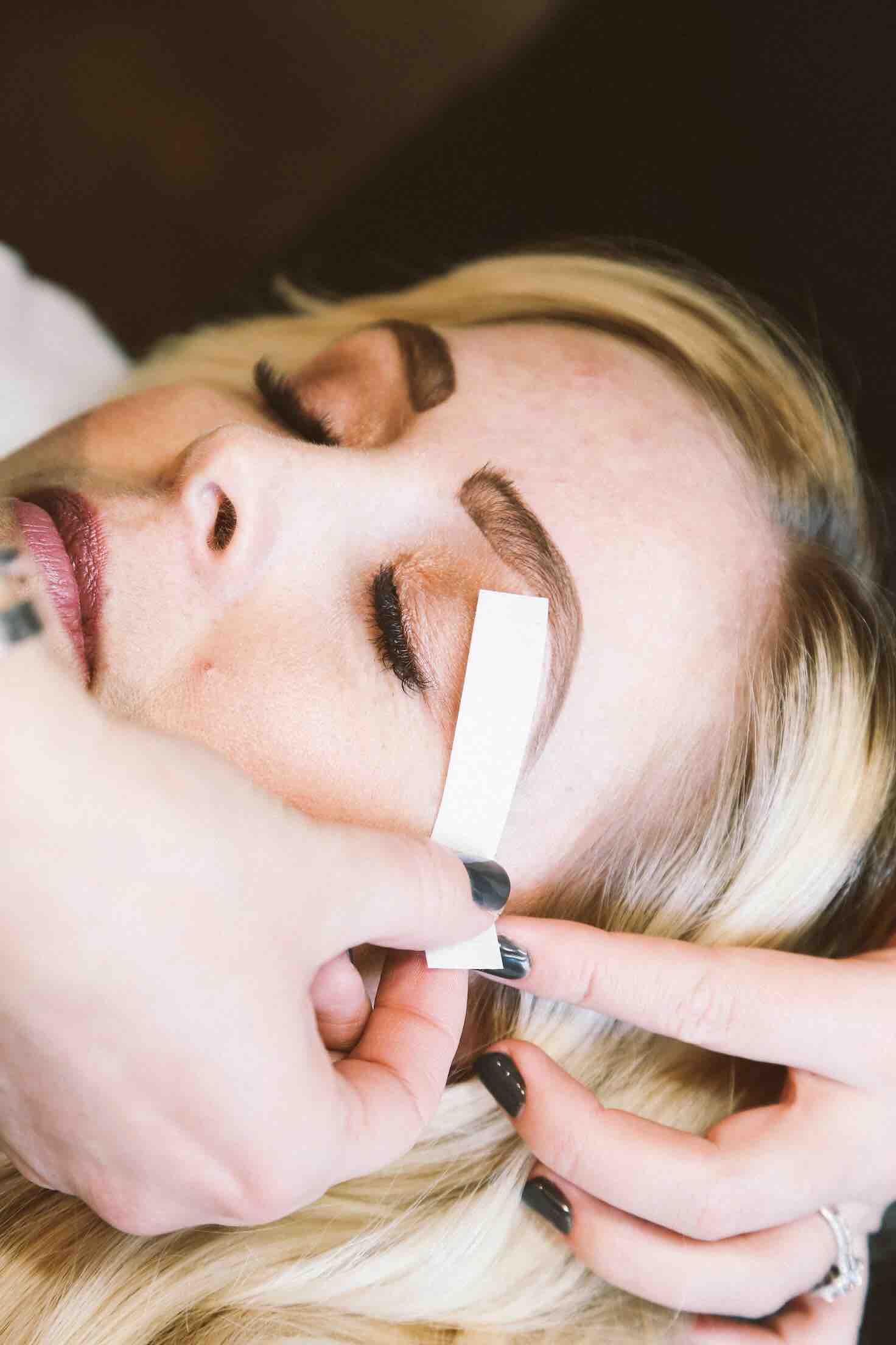 Brow Wax/Shaping