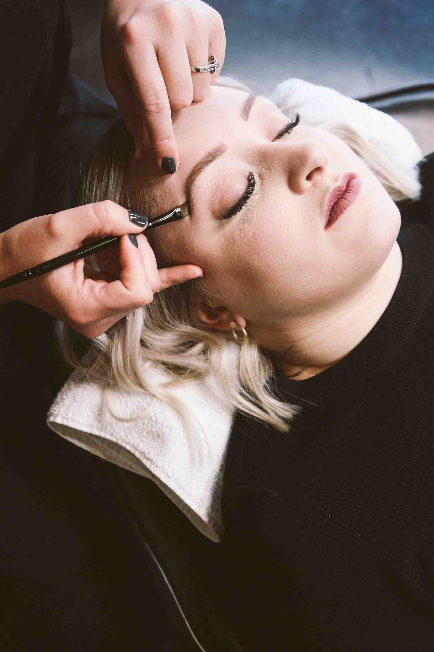 Brow Wax/Shaping & Tint