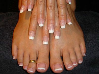 WHITE BALANCE & DELUXE PEDICURE