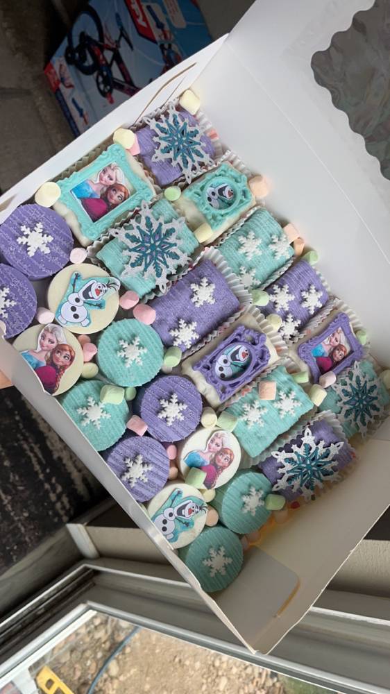 Custom Oreos at Sweeter than Honey in Dacono, CO