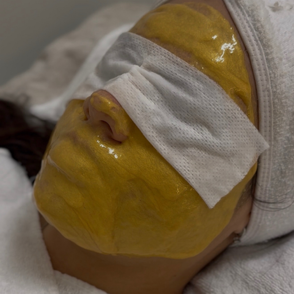 Glowing Gold ✨ at Angell.Skiinn in Mayaguez, PR