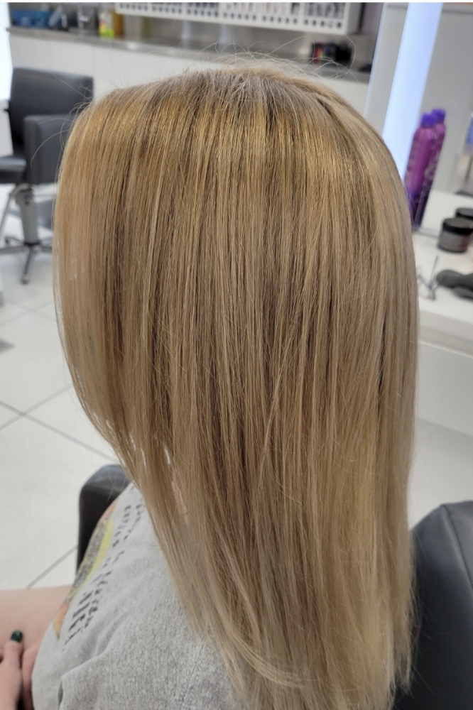 Blonde Root Touch Up
