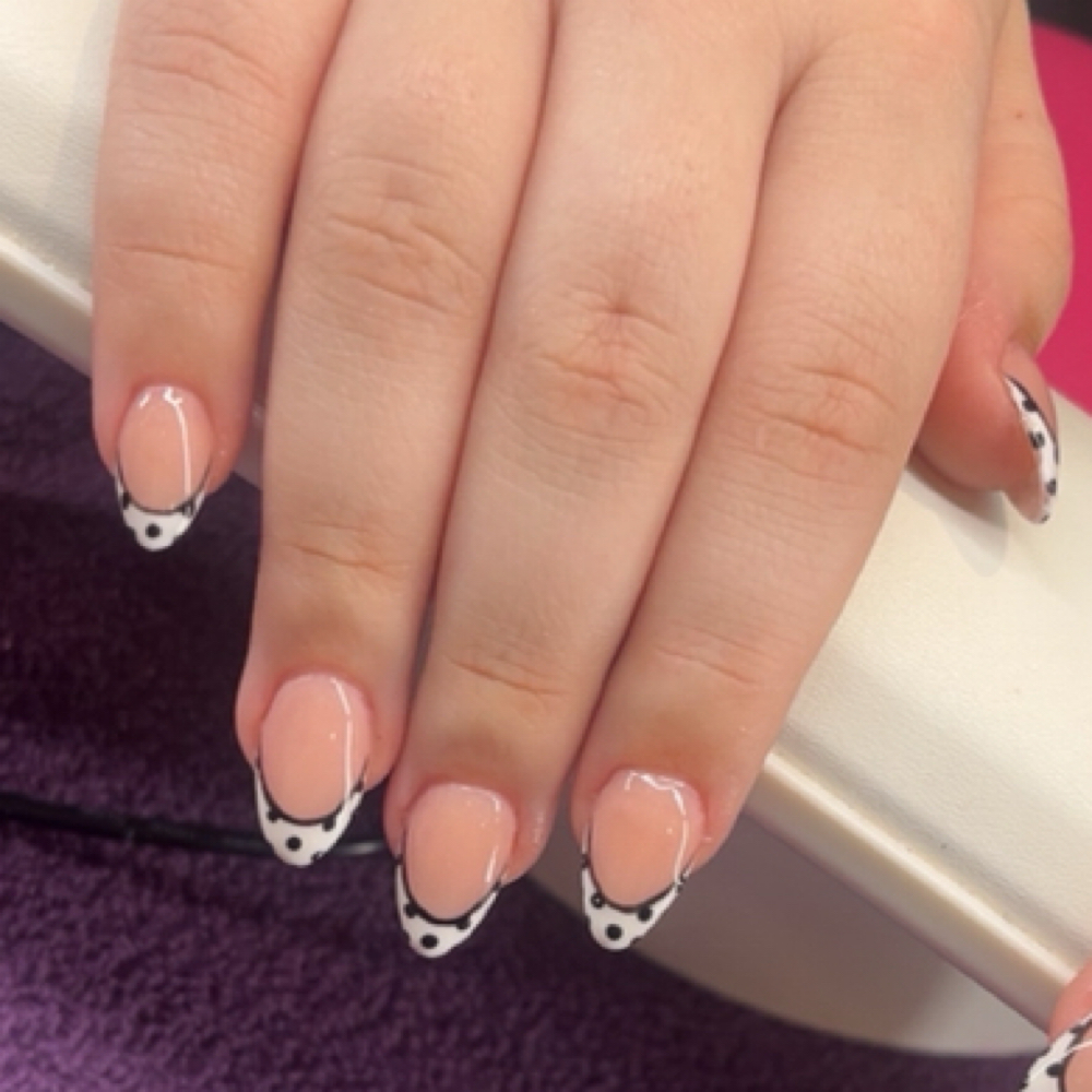 Full Set at oddorablenails in Evansville, IN