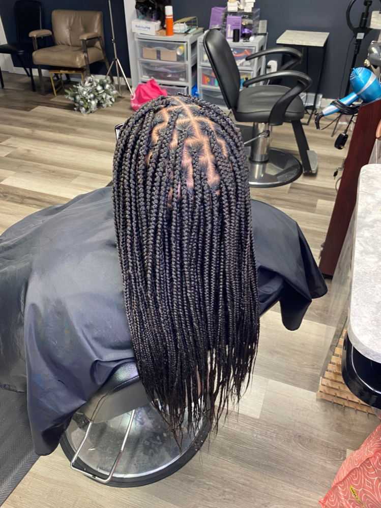 Medium Knotless Braids