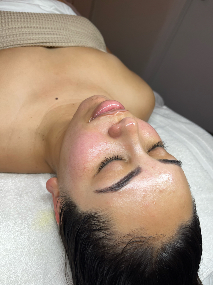 The Get Me Glowing Facial (1st Vis)