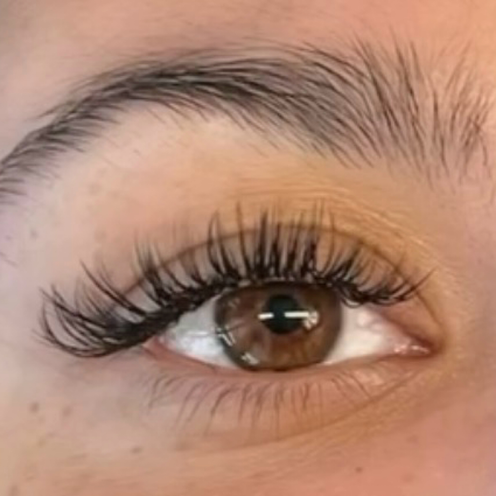 Hybrid Full Set at Laura Elizabxth Artistry in Columbus, OH