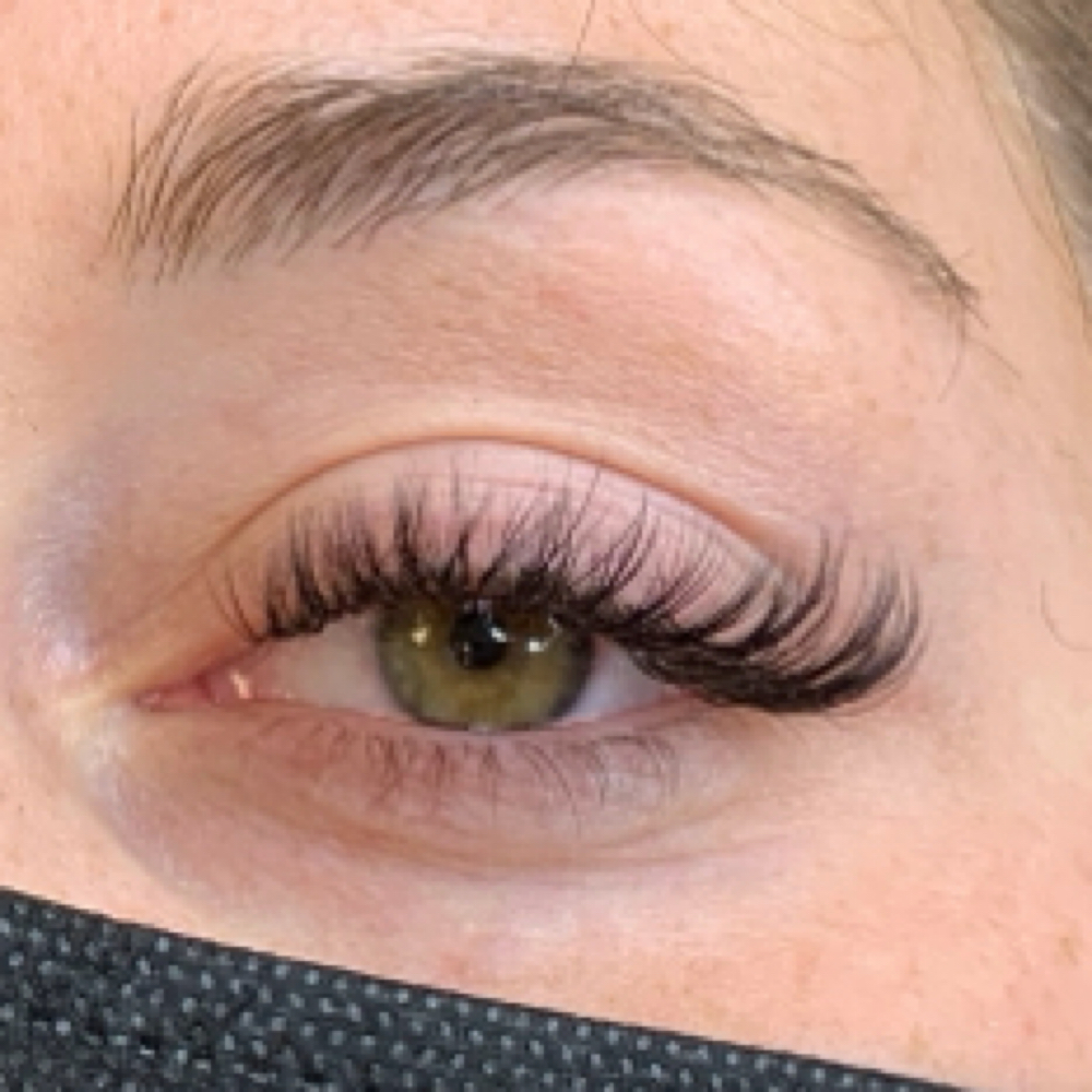 Hybrid Full Set at Laura Elizabxth Artistry in Columbus, OH