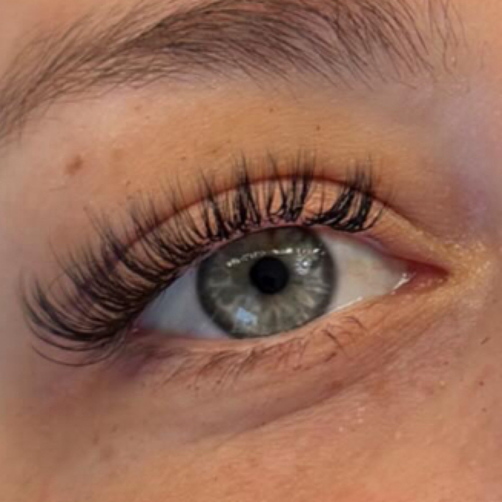 Hybrid Full Set at Laura Elizabxth Artistry in Columbus, OH