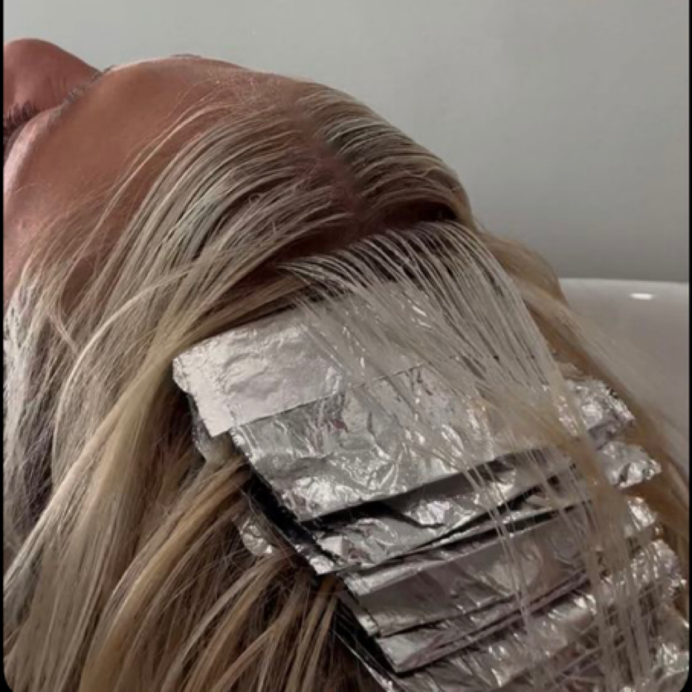 Mini highlight at Hair By Arianna in springfield, OH