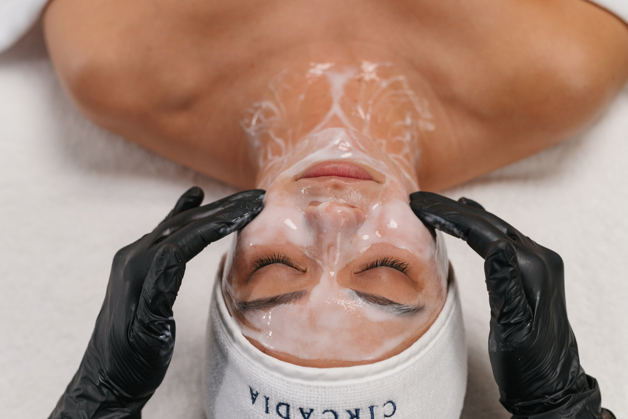 Custom 60 min Facial at Sóluna Aesthetics in Rochester, MN